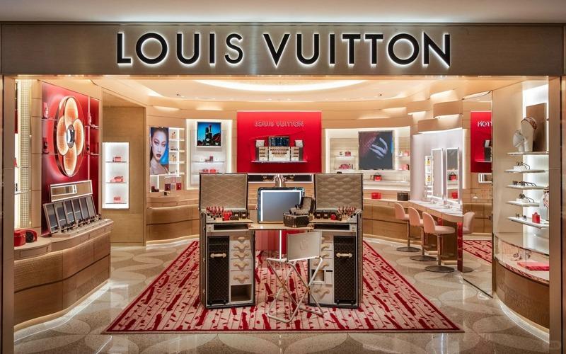 LV看好中国消费潜力,将全球首家香水美妆精品店开在南京。(取材自小红书)