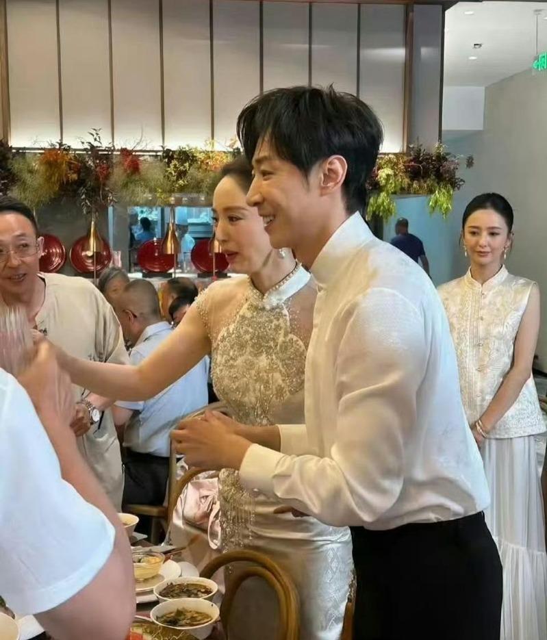 张维伊（左）是董璇新老公。(取材自微博)