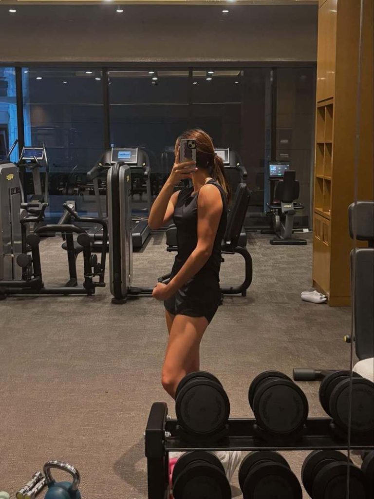 NeiNei练出结实手臂肌肉。（取材自Instagram)