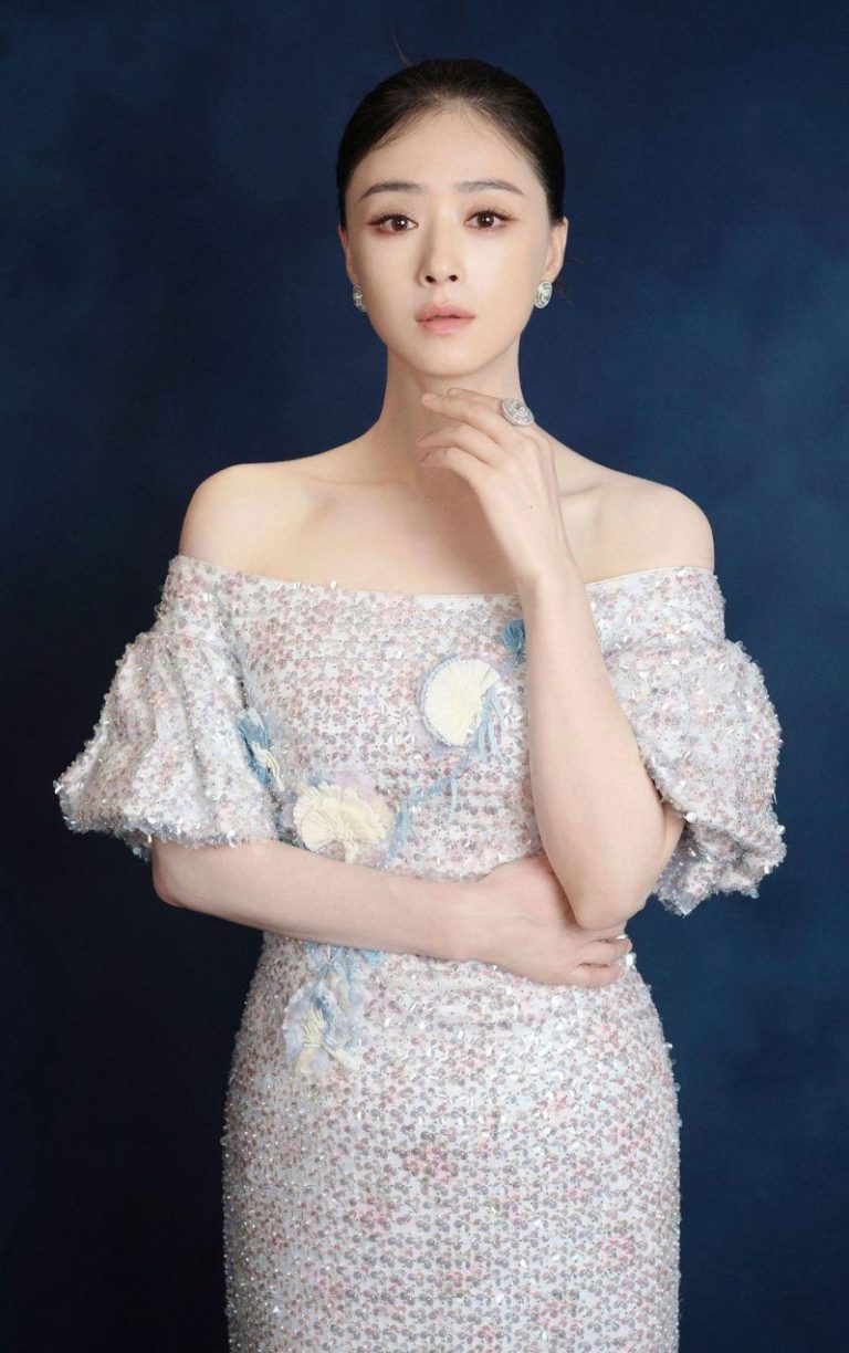 蒋欣曾说，「365天中有364天在减肥」。（取材自微博）