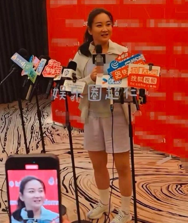 贾玲自从减重后，身材便成了网友关注焦点。（取材自微博）