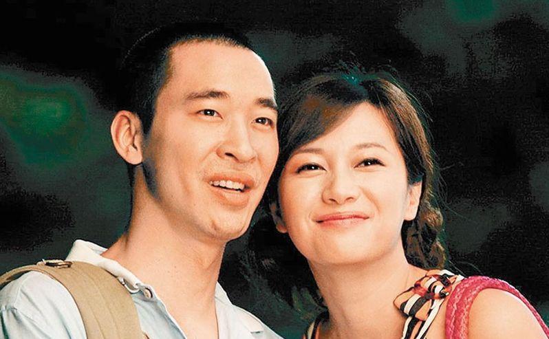 黄立行和徐静蕾交互相当甜蜜。(取材自微博)