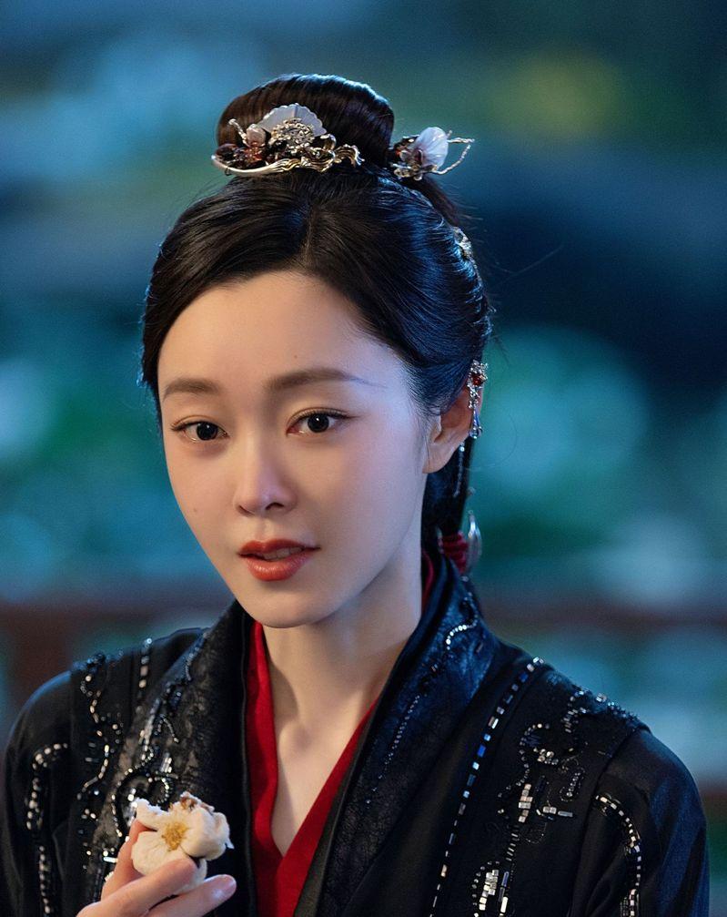 宋轶在「与晋长安」中似乎变了模样。(取材自微博)