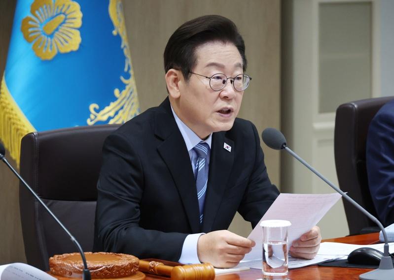 南韩总统李在明2日在国务会议下达拚经济的指示。(欧新社)
