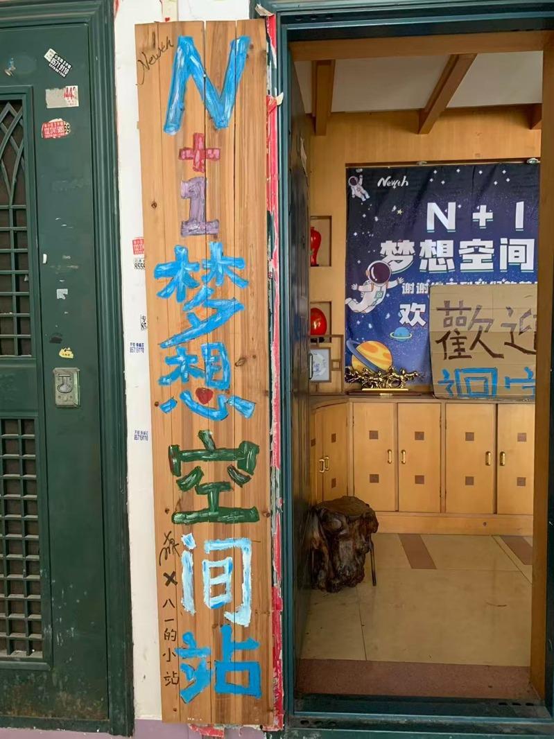 何东在长沙站。（取材自潇湘晨报）