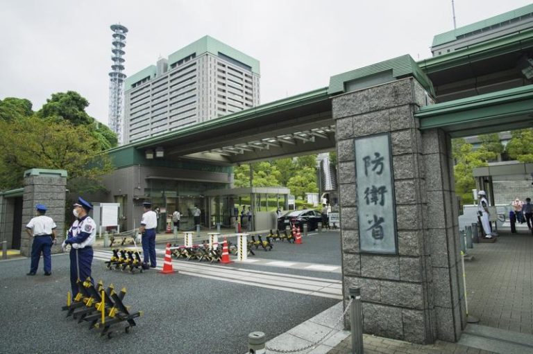 日本防卫省正要求明年国防预算达到破纪录的8.8兆日圆（598亿美元）。  美联社