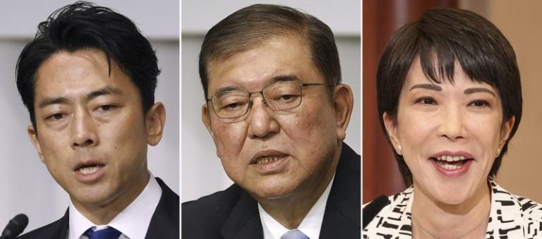 JNN做的紧急民调显示，前经济安全保障大臣高市早苗（右）及现任农林水产大臣小泉进次郎（左）的支持率相同，第三名是现任首相石破茂（中）。（美联社）