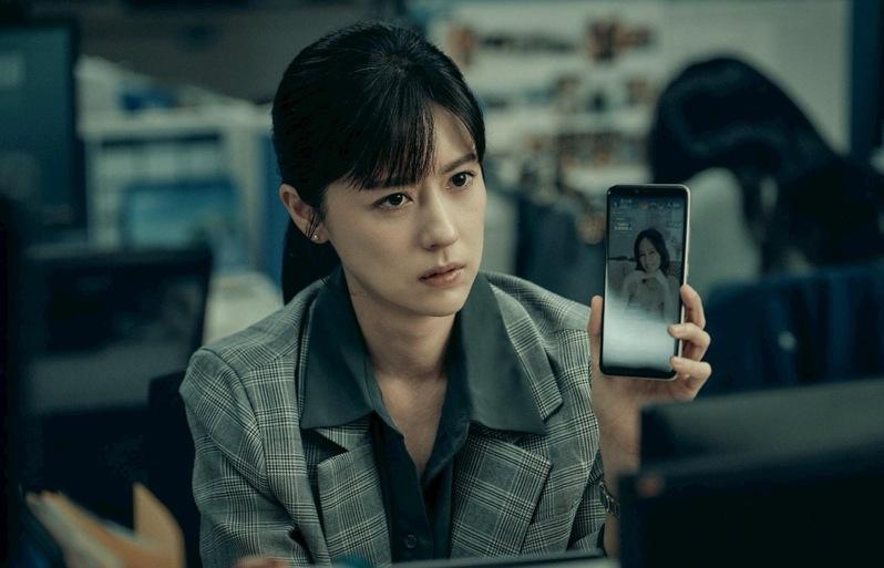 林廷忆（右）以影后入围金钟，钟欣凌入围女配角。图／摘自脸书
