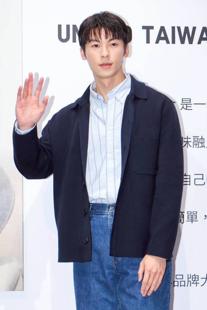 谈到穿搭，许光汉认为找到适合自己的路线，就会穿的帅。（记者沈昱嘉／摄影）