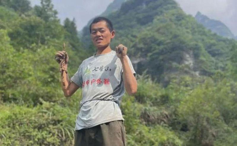 杨东东赛前赛后对比，他瘦了31斤。(取材自极目新闻)