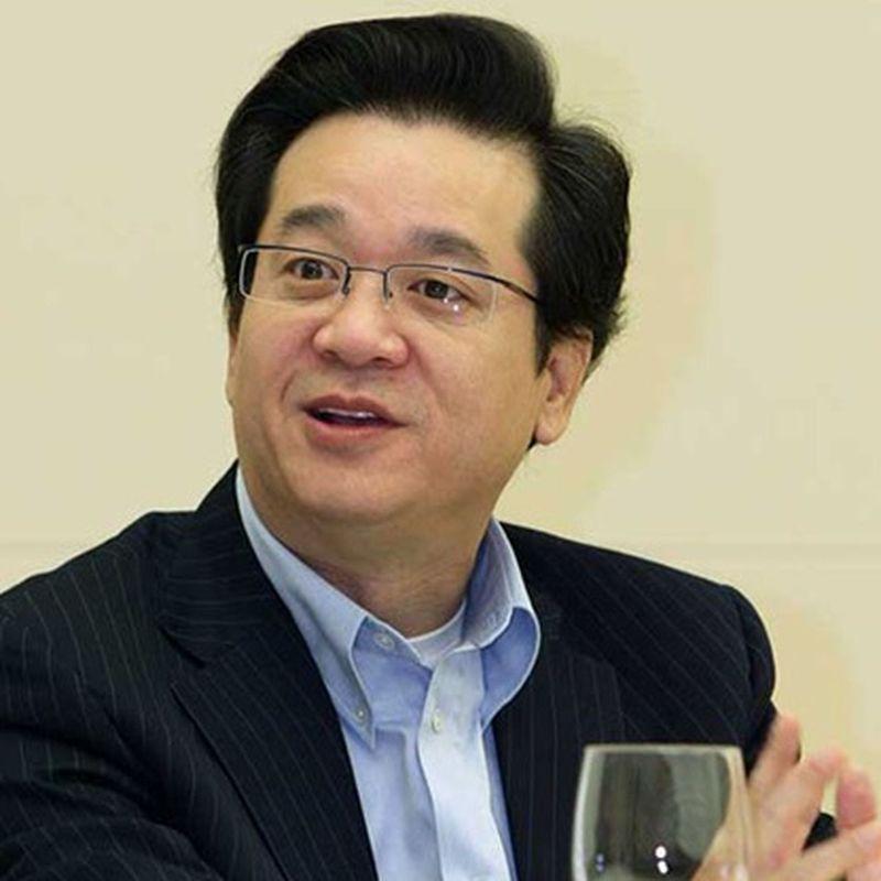 CJ集团会长李在贤 （右）2023年4月随南韩前总统尹锡悦访问美国。 （美联社数据照片）