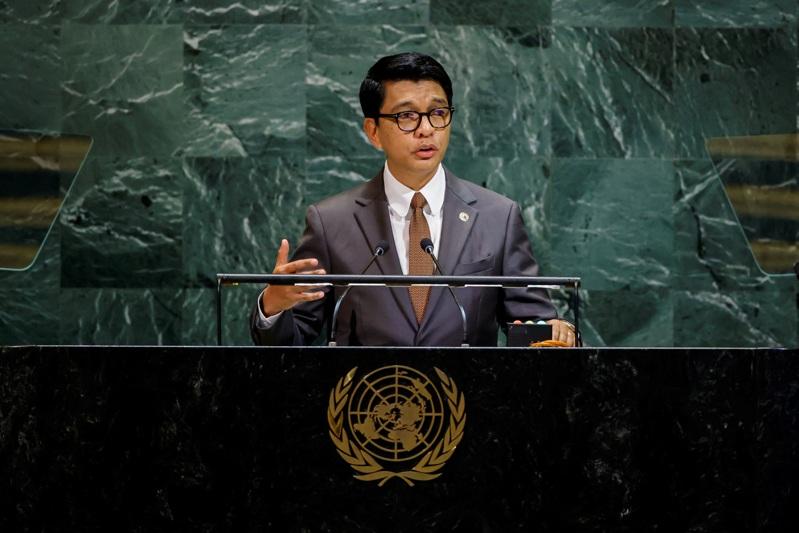 马达加斯加总统拉乔利纳(Andry Rajoelina)24日在联合国大会发表演说。路透