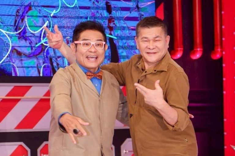 澎恰恰(右)没放弃台湾，只要录像、通告都会飞回来工作，左为许效舜。（本报系数据照片）