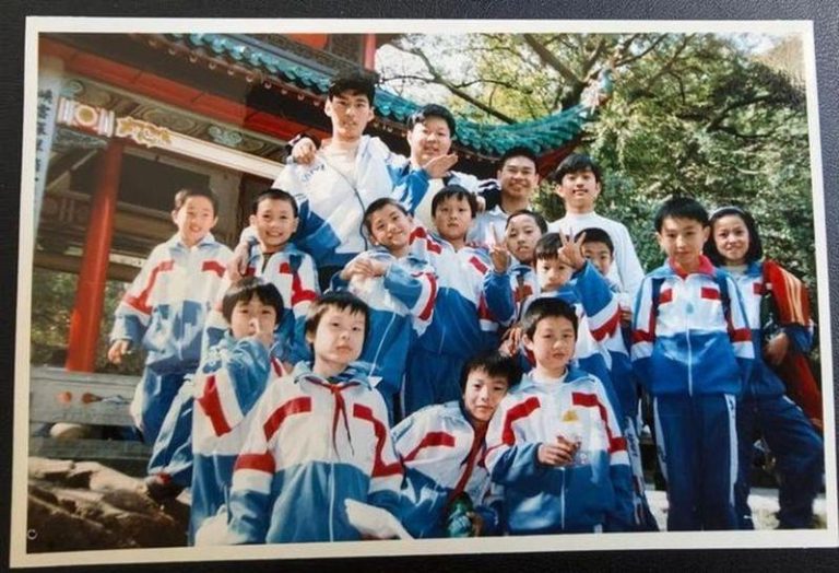 1997年秋天岳麓山爱晚亭旁的合影。(取材自潇湘晨报)