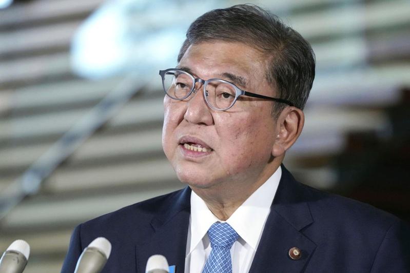 日本首相石破茂5日在东京的首相办公室受访。(美联社)