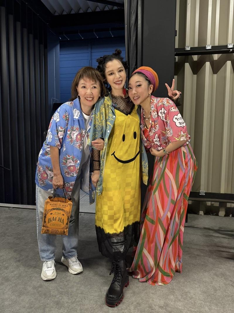 徐若瑄(中)和浅田美代子(左)、MISIA相见欢。图/威威岩提供