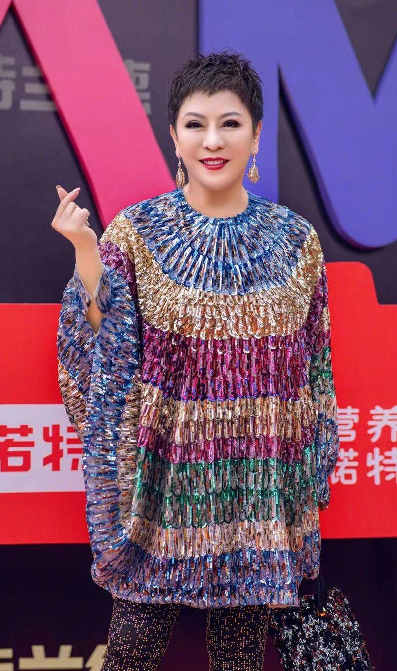 向太重提张国荣当年坠楼原因，挨轰蹭流量。(取材自微博)