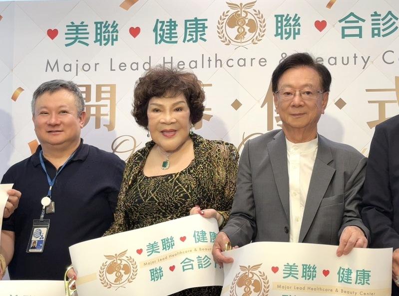 宣昶有(左起)、周游、宣明智出席活动。图/李朝永提供