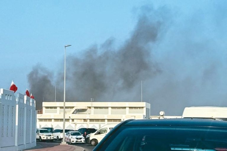 卡塔尔首都杜哈9日遭以色列空袭，市区发生多起爆炸黑烟。（路透）