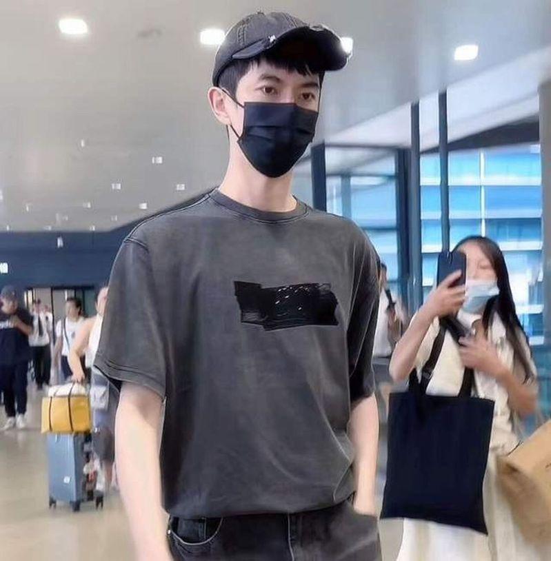 于朦胧6月刚过37岁生日，当天在平台发文分享自己看演唱庆生。（取材自微博）