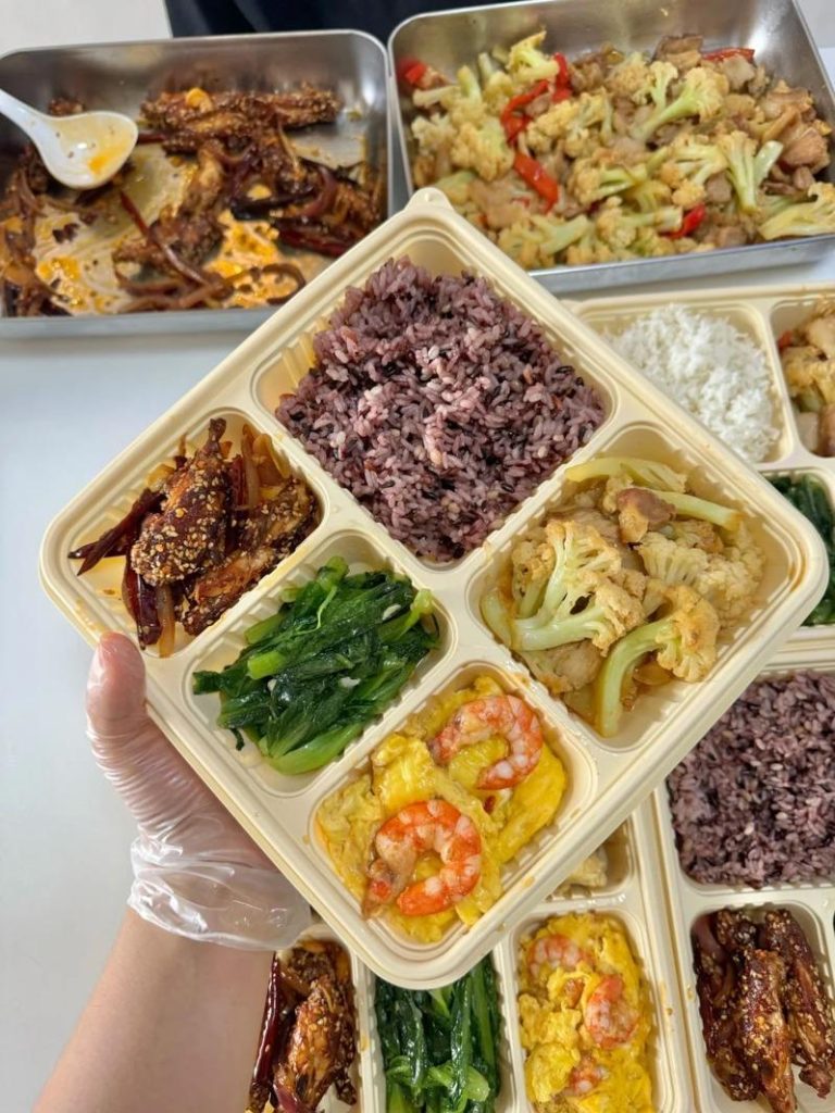 私厨转型盒饭，消费者更重视性价比。（取材自小红书）