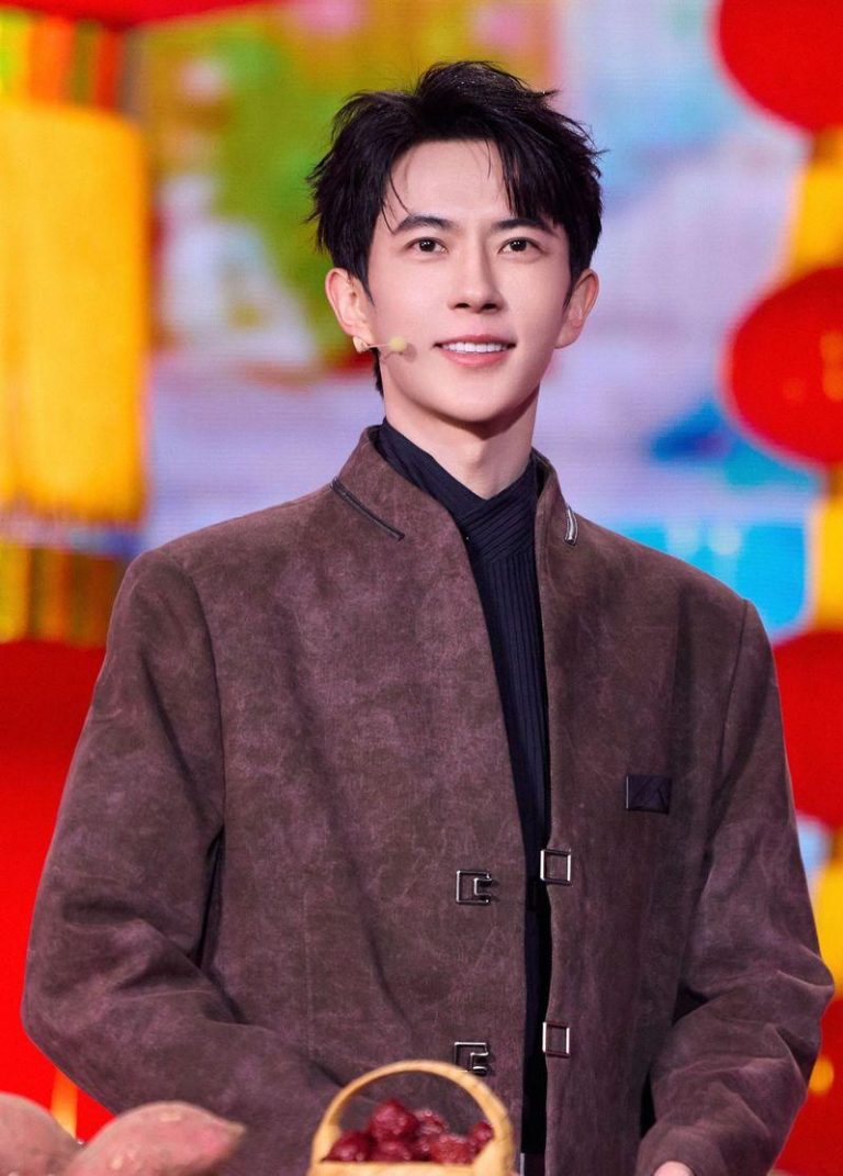 于朦胧的母亲发声明，表示儿子是因「饮酒意外」才会不慎坠楼。(取材自微博)