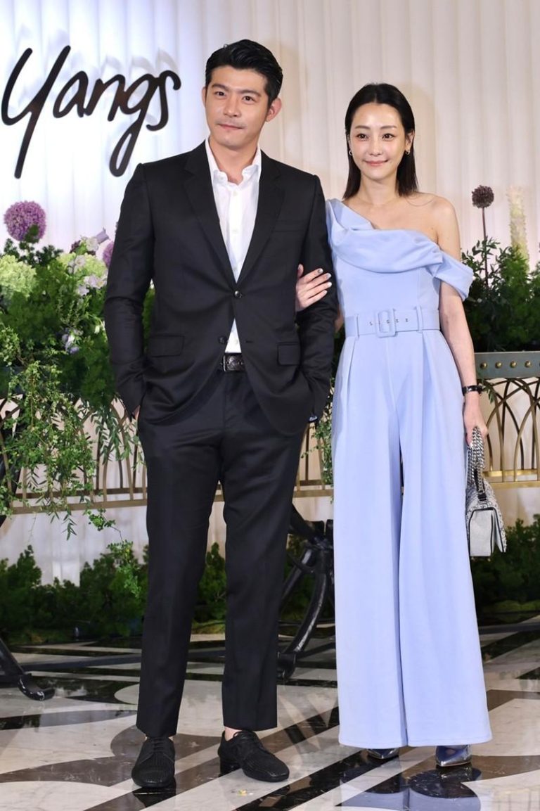 王柏杰（左）、谢欣颖(右)曾携手出席杨祐宁婚礼。(本报数据照片)