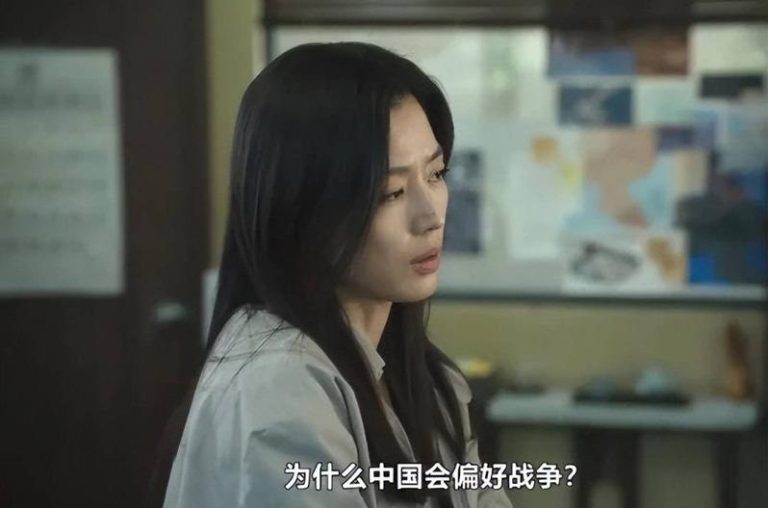 许多中国网友晒出全智贤辱华台词截屏，呼吁品牌方解约。（取材自南方娱乐网）