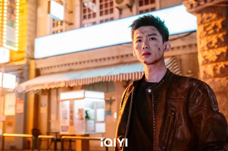 白敬亭在「不眠日」一场爆炸案中，一度惨遭炸飞。图／iQIYI爱奇艺国际版提供