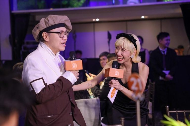 Lulu（右）面对蔡康永的连番逼问，险些无法招架。图／500辑摄影团队提供