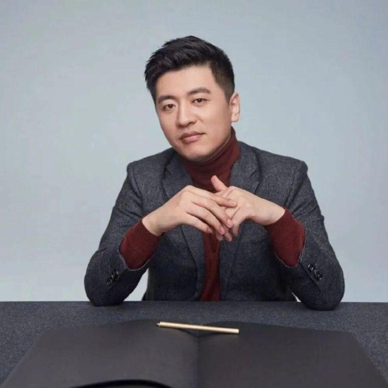 考研名师张雪峰的多个社交平台帐号近日被禁止关注。(取材自微博)