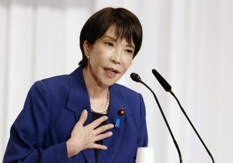日本自民党下任党魁热门人选之一的高市早苗表示，如果美日关税协议有损日本利益，她上任后不排除重新谈判。  （美联社）