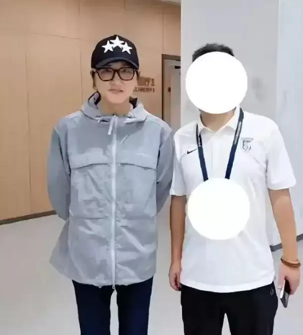 56岁孙楠近照瘦成“巴掌脸”，此前曾大方分享瘦身方法