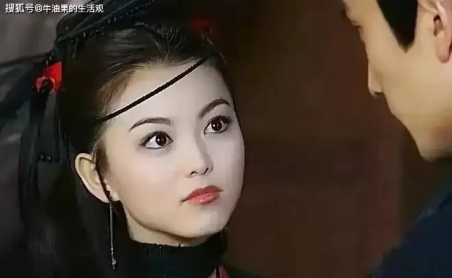 49岁李湘机场照体重失控，网友调侃像一座山