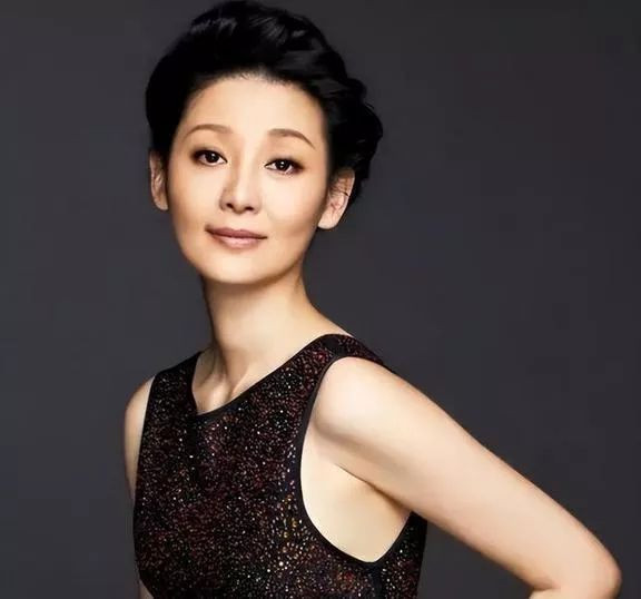 冯小刚离婚后两个月，生活状态如预期般平静揭晓