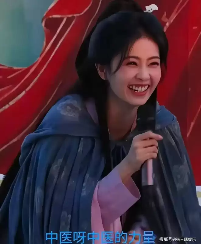 继赵露思鹿晗生病后,白鹿又自曝病情,无力绝望,什么也吃不下