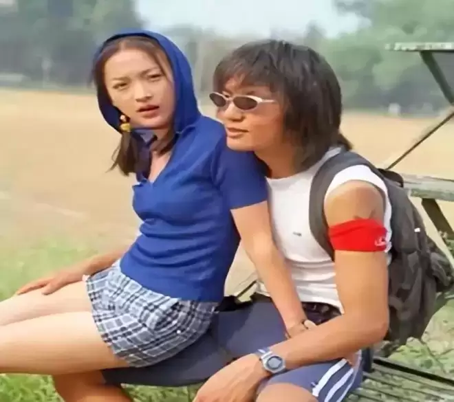 周迅近照曝光!头发发白,瘦到皮包骨,终究为恶习付出了代价