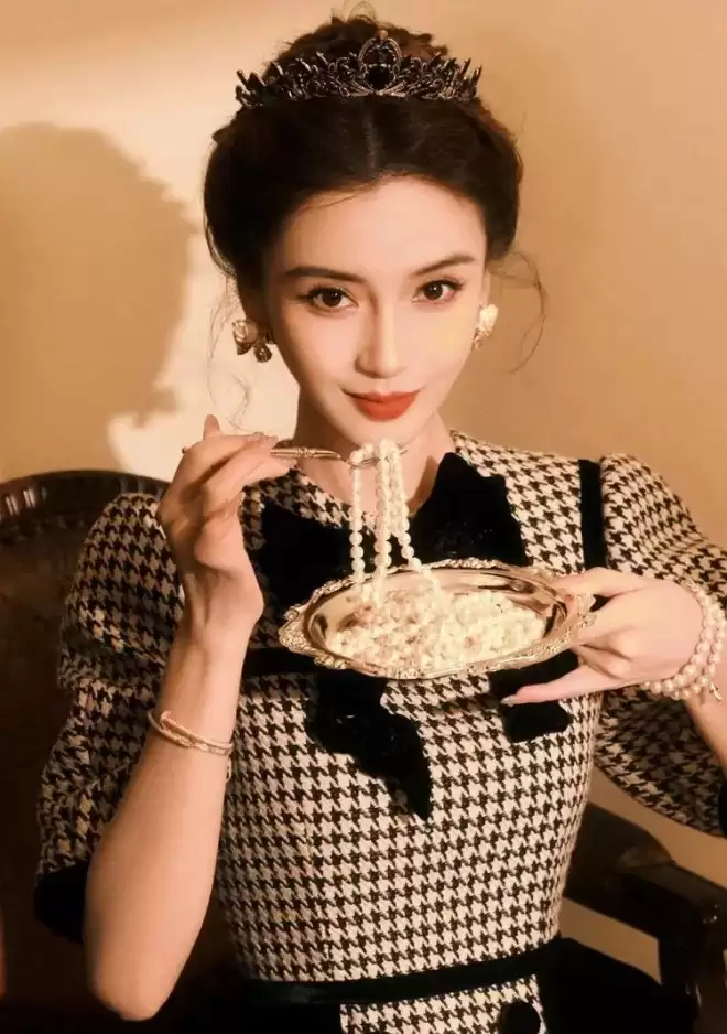 杨颖高调官宣喜讯！一张照片意外让黄晓明成