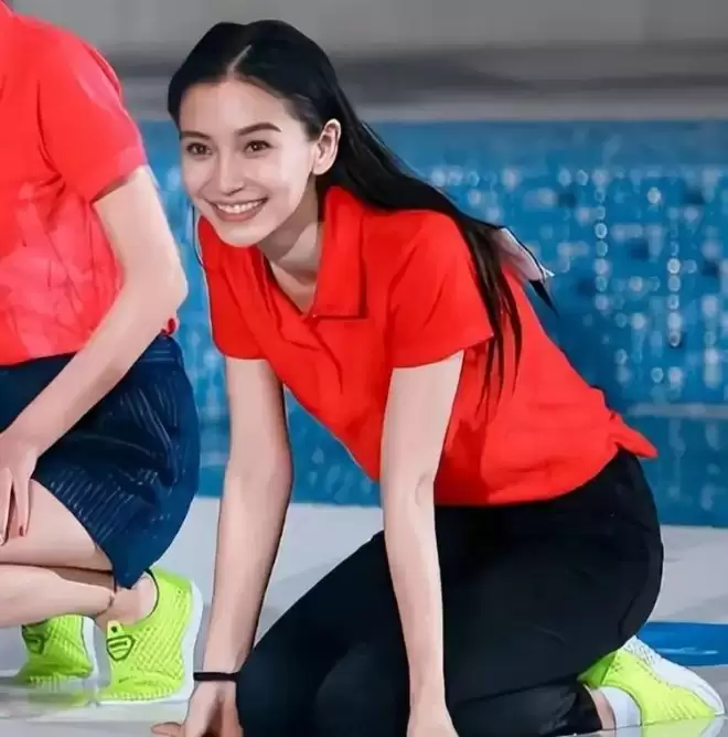 杨颖高调官宣喜讯！一张照片意外让黄晓明成