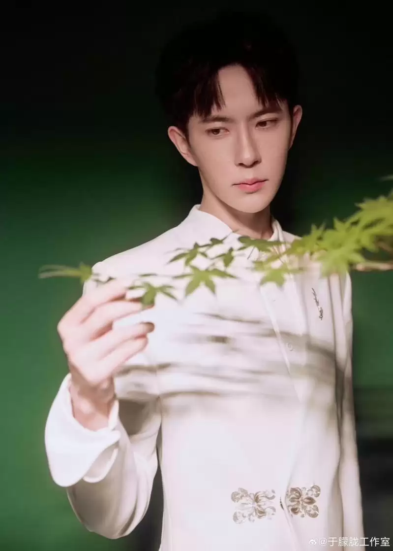 于朦胧经纪公司人事异动 股价暴跌 市值蒸发76亿人民币