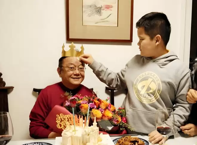 两任妻子无可奈何，年幼儿子帮王刚戒酒