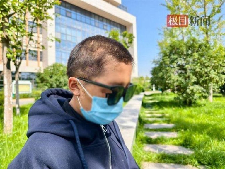 小青的伤势已好转。（取材自极目新闻）