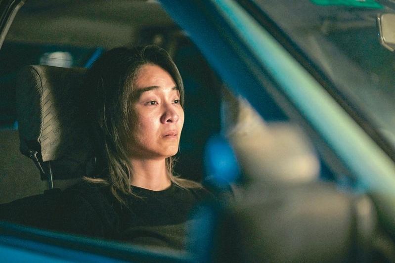 蔡淑臻（左）与叶子绮(右)以「左撇子女孩」双双入围女配。（图／光年映画提供）