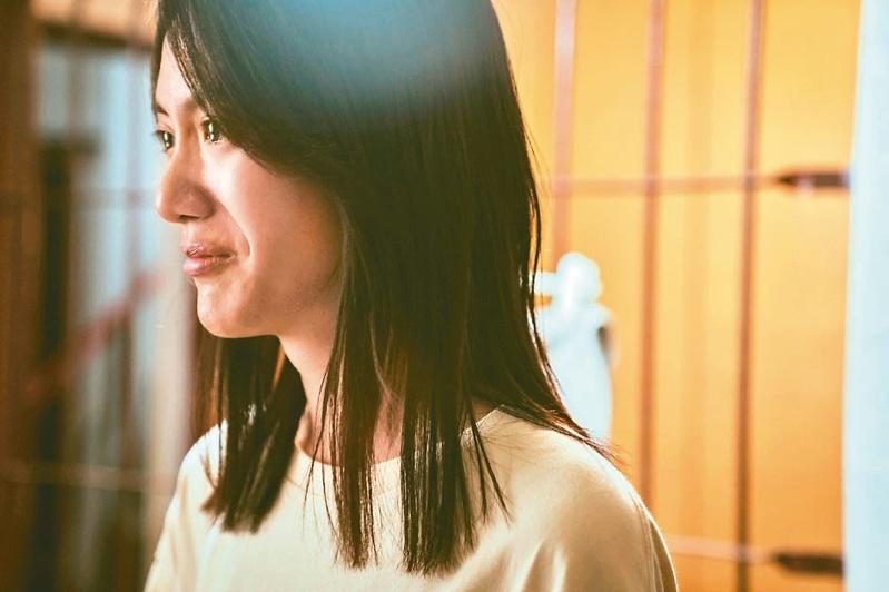 蔡淑臻（左）与叶子绮(右)以「左撇子女孩」双双入围女配。（图／光年映画提供）