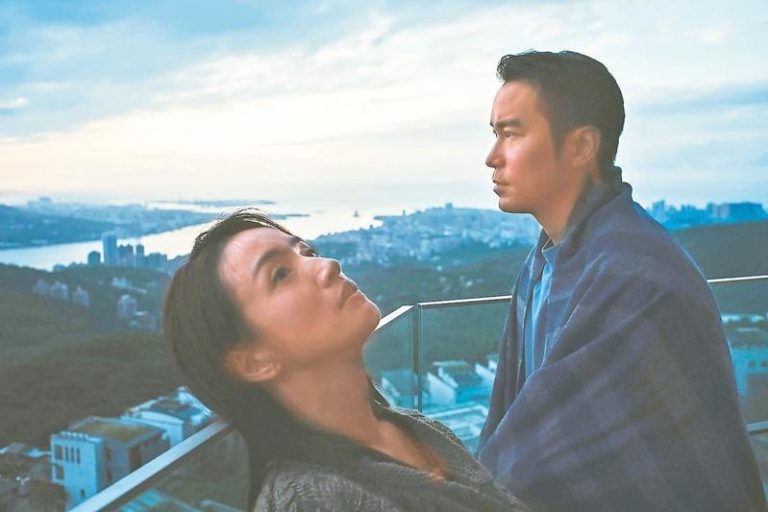林依晨（左）与张孝全第4度合作，双双入围金马奖。（图／风起娱乐提供）
