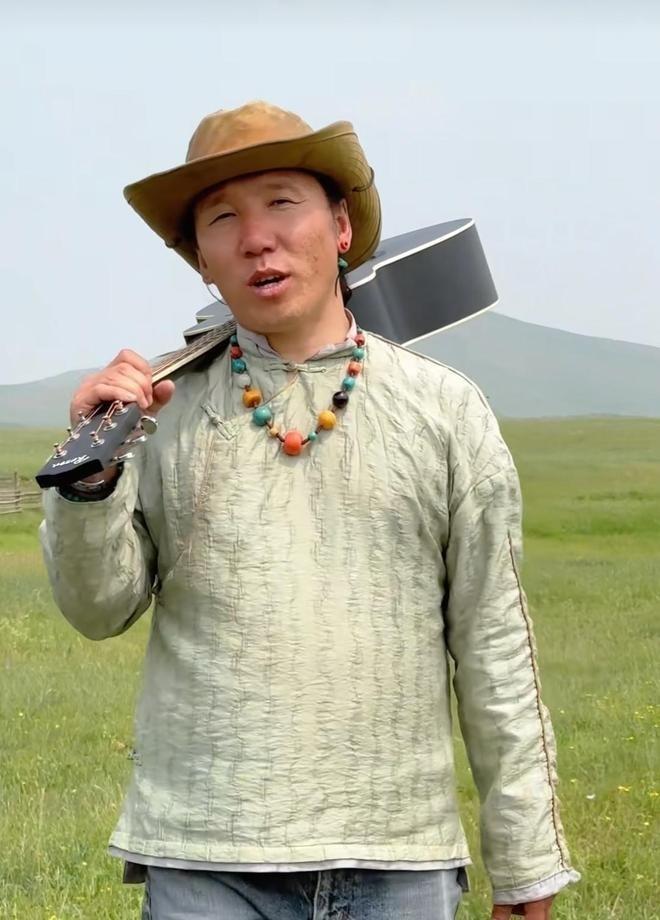 敖其尔姊姊在帐号下发布最新内容。（取材自红星新闻）