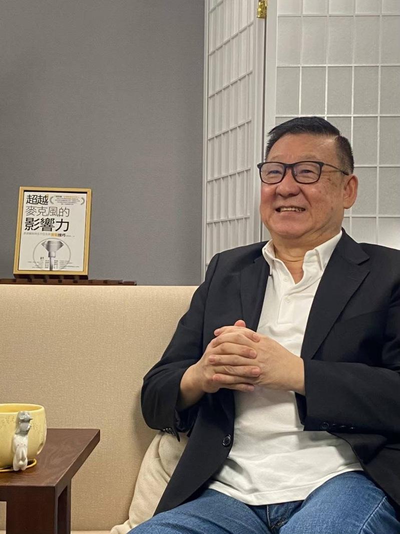 袁光麟(左)和陈凯伦的合照，可能是他最后公开亮相的身影。(图／摘自脸书)