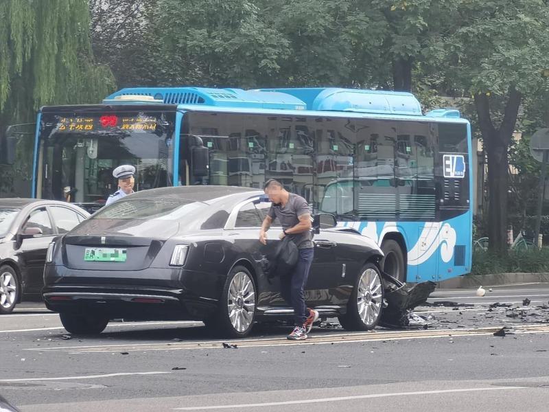 车祸现场。（取材自极目新闻）