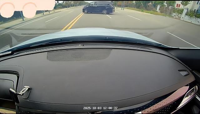 载客网约车遭丰田别车。（取材自大风新闻）