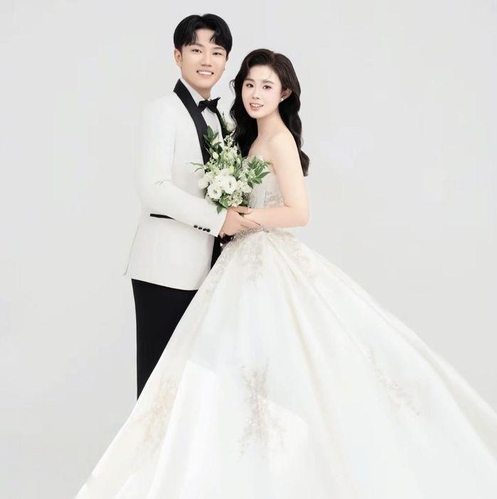 婚礼请柬。（取材自极目新闻）